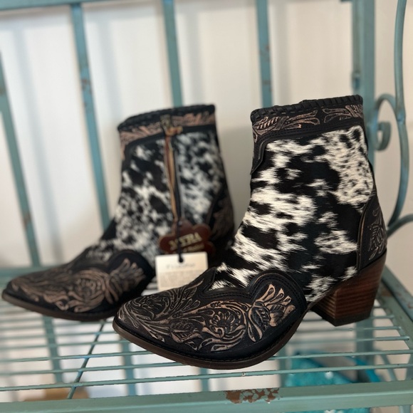 Hand Tooled Leather Cowhide Women Bootie Boot Boho Western Shoe Glennchester - Picture 10 of 15